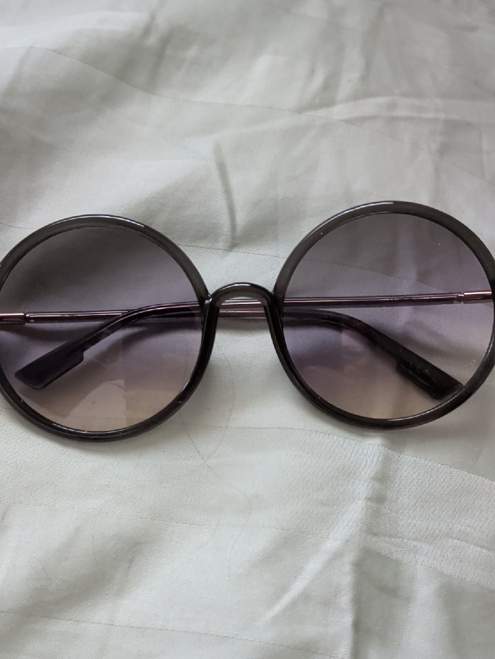 New Without Tag Authentic Dior Round Lightweight Sunglasses - Stylish For Summer